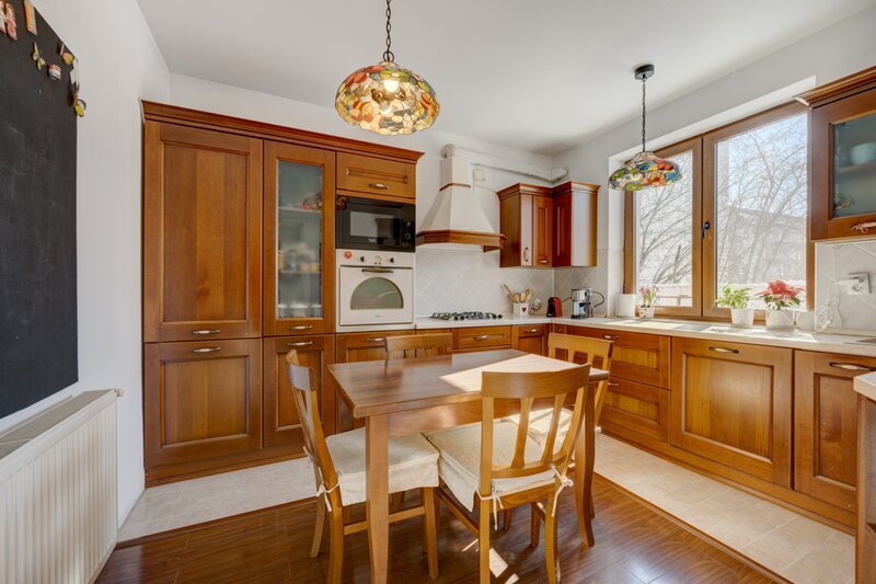 Prelungirea Ghencea, Str. Funigeilor, vila de inchiriat, comision 0%.