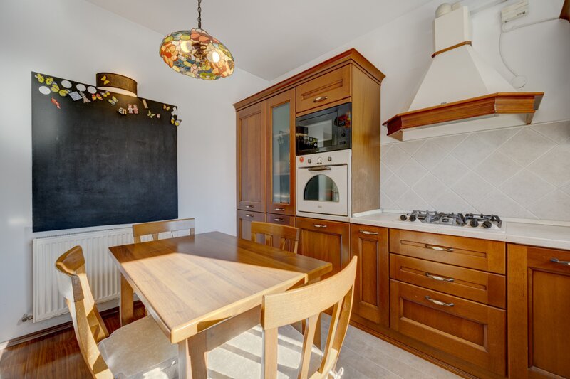 Prelungirea Ghencea - vila de inchiriat- Str. Funigeilor -comision 0 %