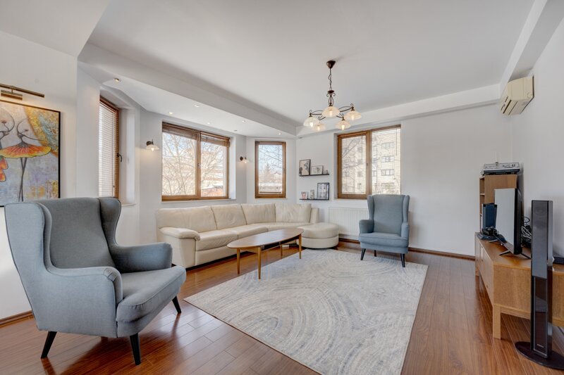 Prelungirea Ghencea - vila de inchiriat- Str. Funigeilor -comision 0 %